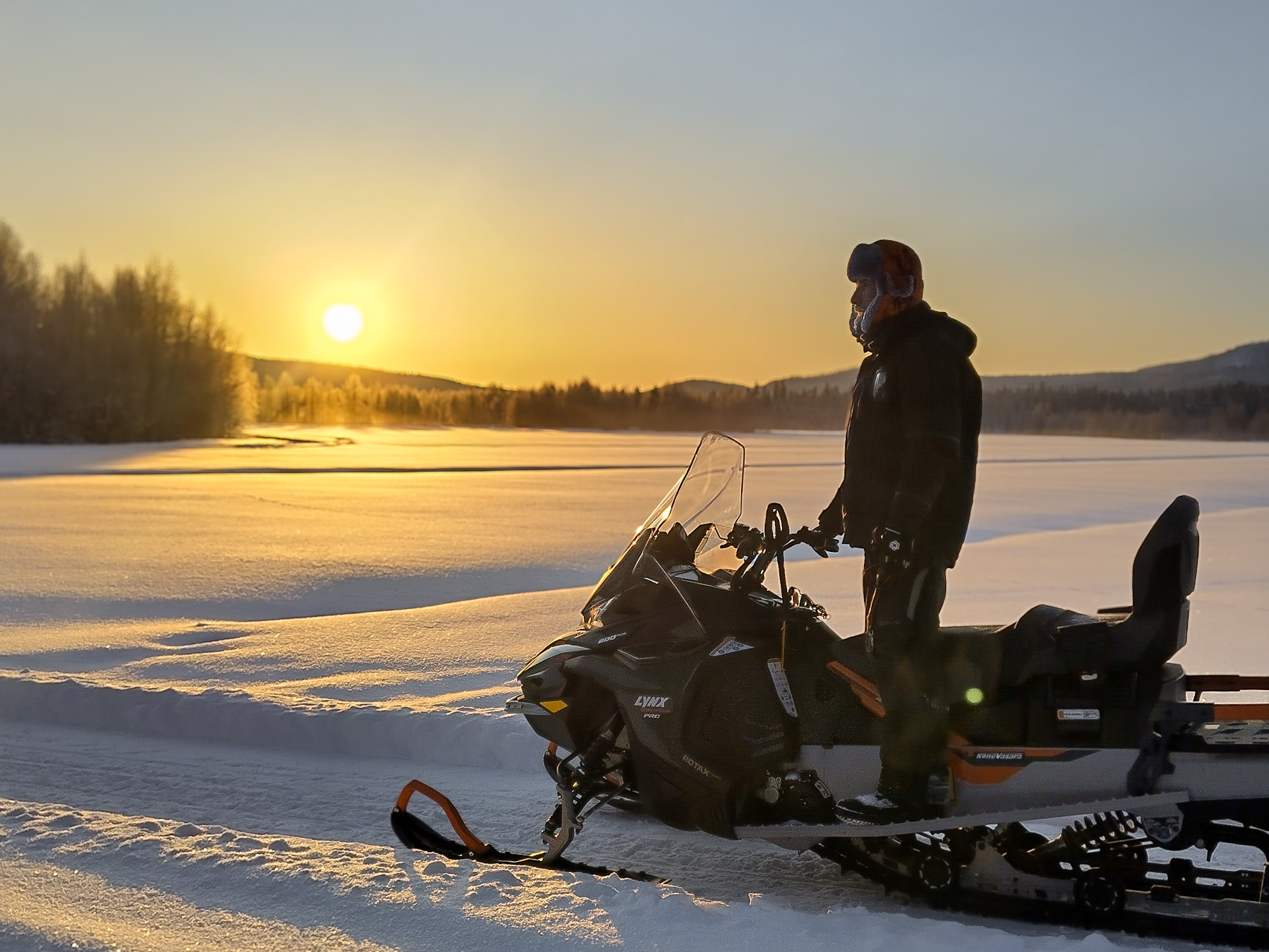 Activités privées en Laponie en motoneige avec guide français
